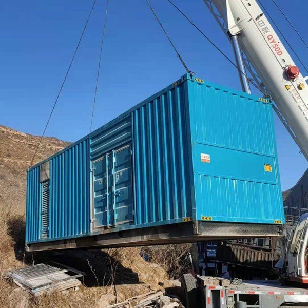 新建发电机的发电效率受多种因素影响，主要包括以下几个方面：