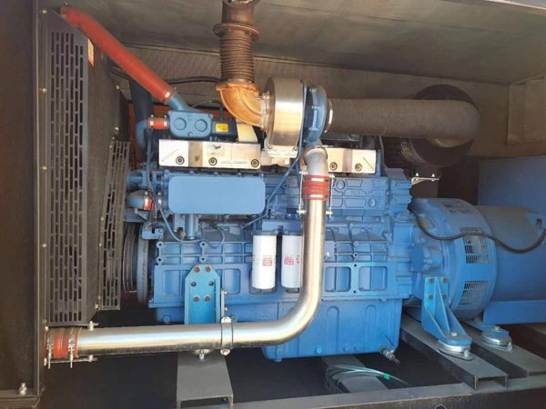 新建燃油消耗率与进气温度的具体关系是什么?